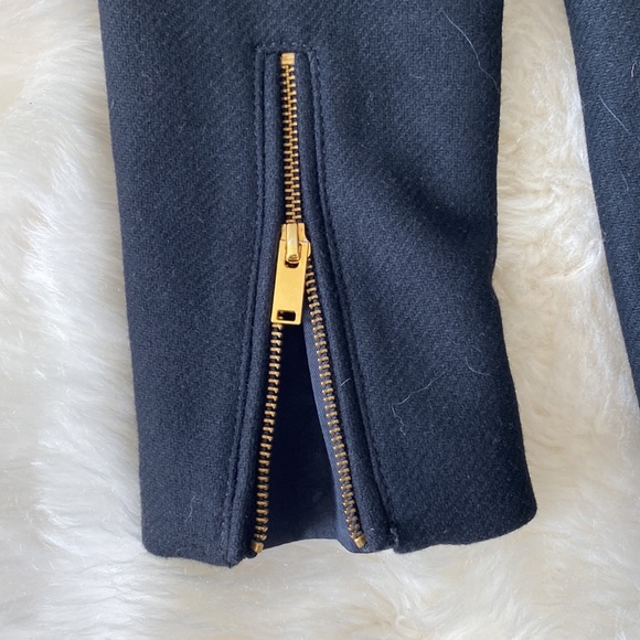 Women’s wool coat gently worn still in great condition. Black with gold Zippers. - Picture 7 of 8